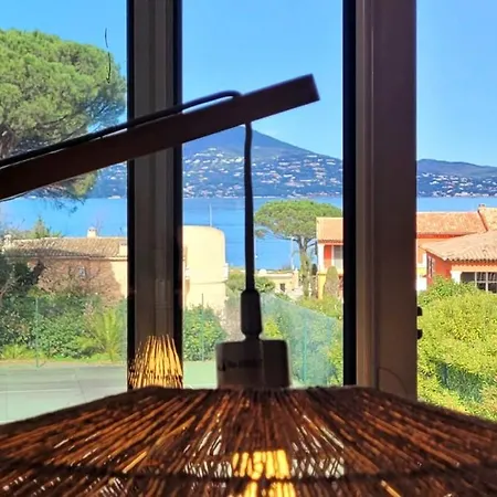 Family Nest Overlooking The Gulf Of